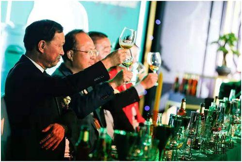 汕头娱乐媒体爆料事件,揭秘娱乐圈最新热点事件 第1张 汕头娱乐媒体爆料事件,揭秘娱乐圈最新热点事件 第1张